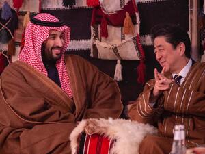 ابن سلمان مع رئيس وزراء اليابان
