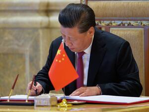 Chinese President Xi Jinping touched down in Myanmar's capital, January 17 on a state visit aimed at buttressing the embattled government of Aung San Suu Kyi and driving through multi-billion-dollar infrastructure deals. Thet Aung / AFP