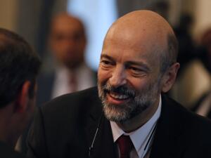 Jordanian Prime Minister Omar al-Razzaz meets with members of Union leaders in Amman, on June 7, 2018. (AFP ⁃ Ahmad GHARABLI)