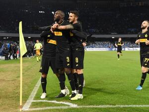 لوكاكو (يسار) يقود إنتر ميلان لفوز جديد