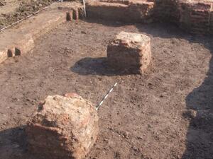 Evidence indicate that it was reused during the Islamic era for protection. (DNE)