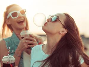 عرّفيها أن هناك خطوطاً حمراء للتعامل مع الآباء