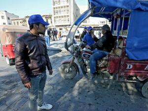 كان الهدف المعلن لميليشيا لقبعات الزرقاء هو الفصل بين المتظاهرين وقوات الأمن 