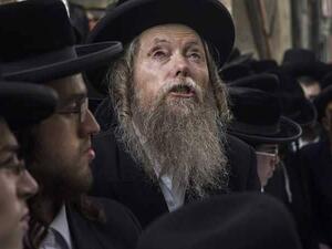 قررت العائلة مقاضاة الشركة، مدعية أن الموظفين "علقوا على عقيدتهم اليهودية"