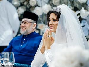 Oksana during her second wedding to the then-sultan in Moscow in November 2018, five months after their Malaysian nuptials. (Daily Mail)
