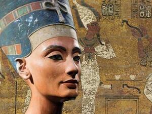 Nefertiti (Twitter)