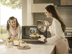 Precise Smart Inverter Technology for Quick and Even Cooking