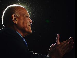 ترشيح الدكتور مجدي يعقوب لنيل جائزة نيلسون مانديلا الدولية 