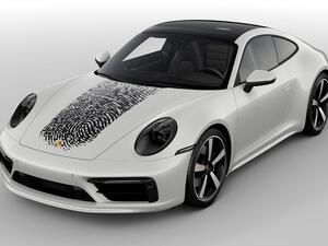 طورت بورشه طريقةً مبتكرة تتيح طباعة عناصر رسومية بجودة بصرية عالية على أجزاء من هيكل السيارة المطلي.