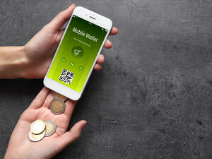 Why Are People Turning Towards Digital Wallets? And Which Ones to Use in the Middle East.