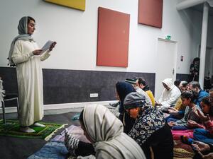 Liberal Islam or Western Influence? Female Imam Leads Prayer in Paris' First Mixed Mosque
