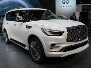 The QX80 houses under its hood a tenacious 5.6-liter V8 engine, offering enough torque to tackle all sorts of terrain with ease, giving drivers command over every turn. 