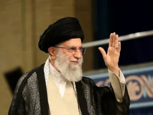 الزعيم الأعلى آية الله علي خامنئي