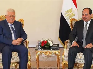  الرئيس المصري عبد الفتاح السيسي ونظيره الفلسطيني محمود عباس