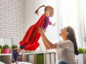 لا تسمحي لهذه الأفكار السلبية بالسيطرة عليكِ كوني لطيفة مع نفسك،