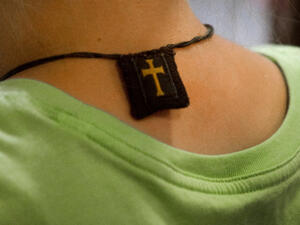  "الكهنة يمرضون ويموتون مثل الآخرين، وربما أكثر من الآخرين".