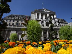 In this file photo taken on August 02, 2018 A picture shows the facade of the Bank of England in the City of London on August 2, 2018. The Bank of England on March 11, 2020 slashed its main interest rate to 0.25 percent in an emergency move to combat the fallout from the coronavirus outbreak on the UK economy. Daniel LEAL-OLIVAS / AFP
