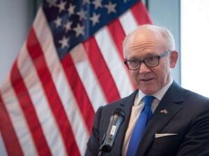 السفير وودي جونسون