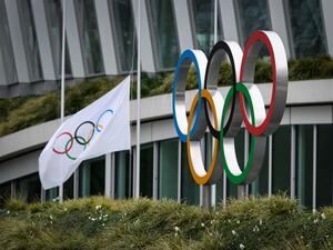  The Olympic Rings are pictured in front of the headquarters of the International Olympic Committee (IOC) in Lausanne on March 22, 2020 