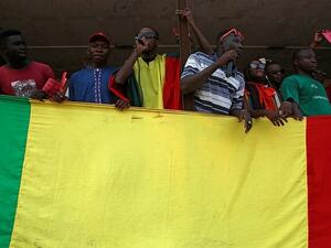  توزيع سائل مطهر وصابون وأقنعة في باماكو تمهيدا للاقتراع