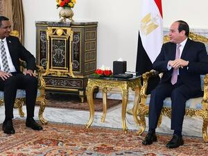  السيسي ودقلو