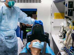 ترامب يقول بأن "كورونا" فيروس صيني، فيما تشتبه بكين في أن يكون وافدا من الولايات المتحدة.