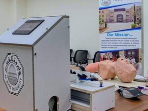 في قطاع غزة، أعلنت الجامعة الإسلامية، عن تمكن اثنين من مهندسيها، من تصنيع جهاز تنفس صناعي بتكلفة مالية قليلة جدا