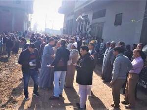Residents of Shubra al-Bahu massed to prevent the doctor's burial [Twitter]