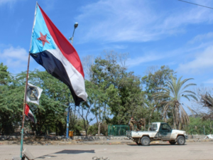 Fighters with Yemen’s Southern Transitional Council drive past a separatist flag — the flag of the former nation of South Yemen — in the city of Aden (AFP / Saleh Al-OBEIDI/ MANILA BULLETIN)
