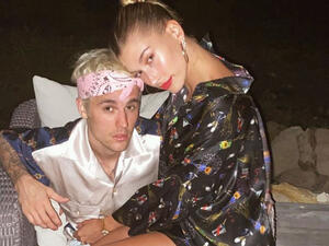The pop icon went live Sunday with Hailey to chat with some friends 