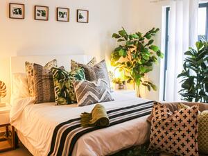 6 طرق سهلة لتحويل غرفة نومك إلى مكان مريح للأعصاب