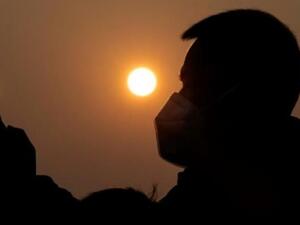 كمية الفيروس على سطح غير مسامي تقلصت بمقدار النصف في دقيقتين تحت ضوء الشمس