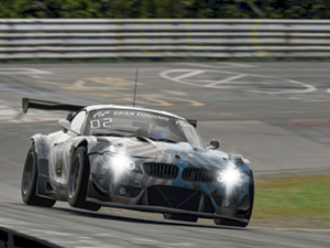 فيليب إنج، سائق BMW يصعد منصة التتويج في السباق الافتراضي على حلبة نوربورغرينغ نوردشليف