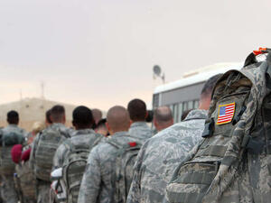  وضع جدول زمني لانسحاب القوات الأمريكية من العراق.