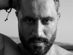 قيس الشيخ نجيب عاري بـ مسلسل أولاد آدم..مشهد مثير للجدل!