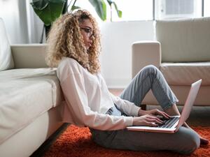 هل تشعر بالتعب بسهولة أثناء العمل من المنزل؟ إليك ما عليك القيام به