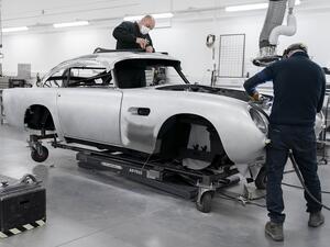 All the new cars are meticulously detailed authentic reproductions of the DB5 seen on screen, with some sympathetic modifications and enhancements to ensure the highest levels of build quality and reliability.