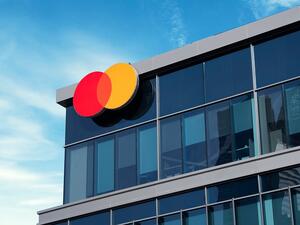 توسيع جهود الشمول المالي التي نجحت في ضمّ 500 مليون شخص من غير المشمولين في الخدمات المالية خلال السنوات الخمس الماضية 