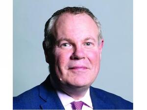 الوزير كونور بورنز