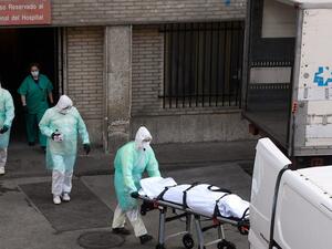 تحتل الولايات المتحدة الأمريكية المرتبة الأولى عالميا من حيث عدد الوفيات بكورونا