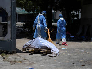 الأطباء أجبروا على تخزين الجثث في الحمامات