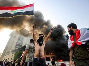  ناشطون عراقيون يتهمون مسلحي فصائل مقربة من إيران بالوقوف وراء عمليات استهداف المحتجين