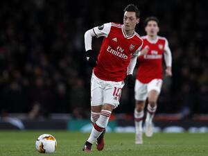  The former Gunners striker believes those at Emirates Stadium should be rivalling the likes of Manchester United for two proven playmakers (Photo: AFP) 