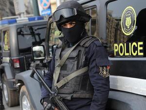 عناصر من الامن المصري