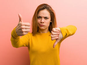 بده اصبعها أم