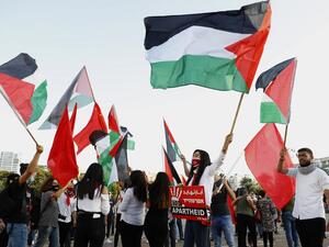 Protesters gather in Tel Aviv's Rabin Square on June 6, 2020, to denounce Israel's plan to annex parts of the occupied West Bank. JACK GUEZ / AFP