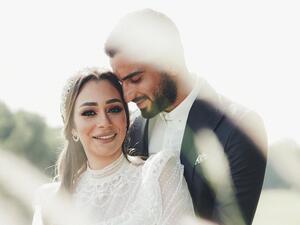 محمد الشرنوبي يدخل القفص الذهبي..وفستان زوجته حديث الجمهور!
