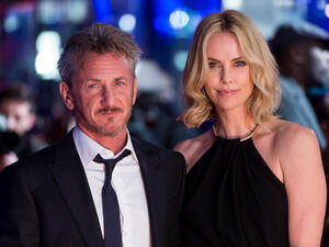 تشارليز ثيرون وشين بن