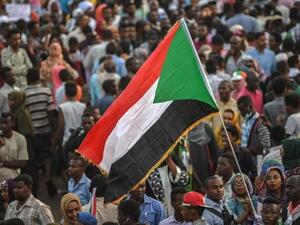 Sudanese protesters rally outside the army complex in Sudan’s capital Khartoum. Photo: AFP