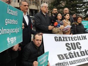 A support rally for journalists imprisoned in Turkey, accused of revealing the identity of two Turkish secret agents in Libya, in Ankara, March 10, 2020. (AFP) A support rally for journalists imprisoned in Turkey, accused of revealing the identity of two Turkish secret agents in Libya, in Ankara, March 10, 2020. (AFP)